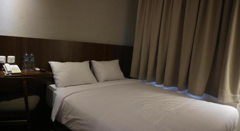 Bianco Costel Hotell Bogor Exteriör bild