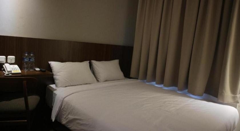 Bianco Costel Hotell Bogor Exteriör bild